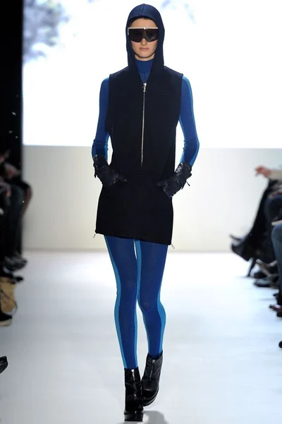 Look 10